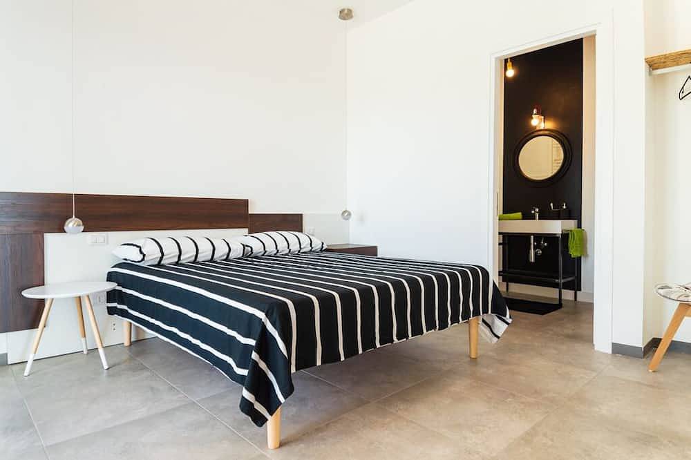 Raffinata villa con interni minimal chic e piscina privata vista mare in Marina di Ascea, Cilento