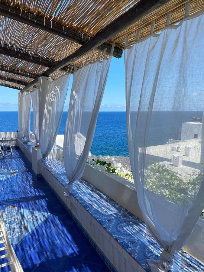 Ferienhaus für 4 Personen, mit Balkon und Terrasse sowie Ausblick auf Stromboli