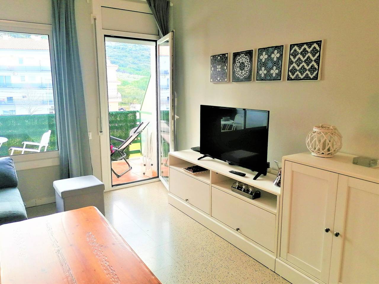 Sunny Retreat with Pool, Near Beaches & Biking Trails in Peaceful Roses, Spain, foto 11