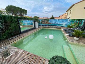 Gîte pour 4 personnes, avec jardin ainsi que piscine et jacuzzi, animaux acceptés à Saint-Estève