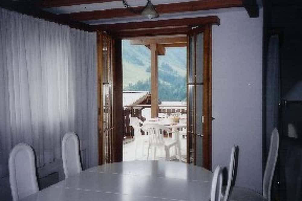 Ganze Wohnung, Cascharolas Bellingreri, (Rueras/Sedrun). in Sedrun, Tujetsch