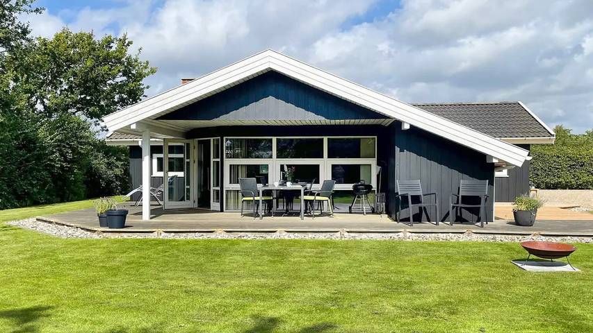 Ferienhaus für 7 Personen, mit Terrasse und Whirlpool sowie Sauna