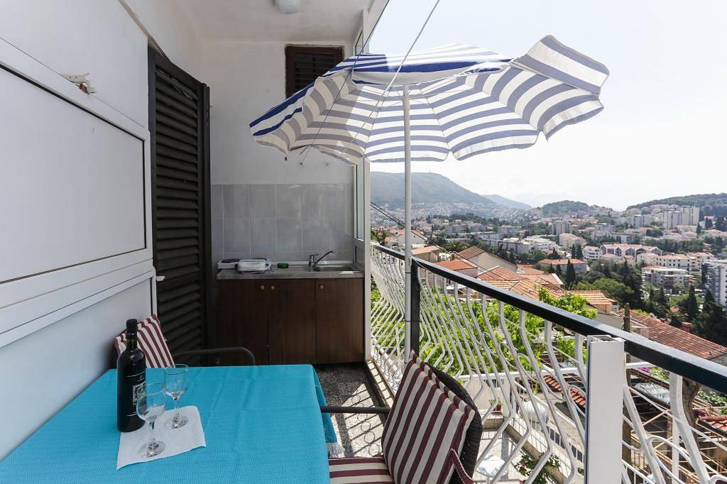 Lapad View Apartments - Double Room with Balcony and Sea View in Dubrovnik, Grad Dubrovnik