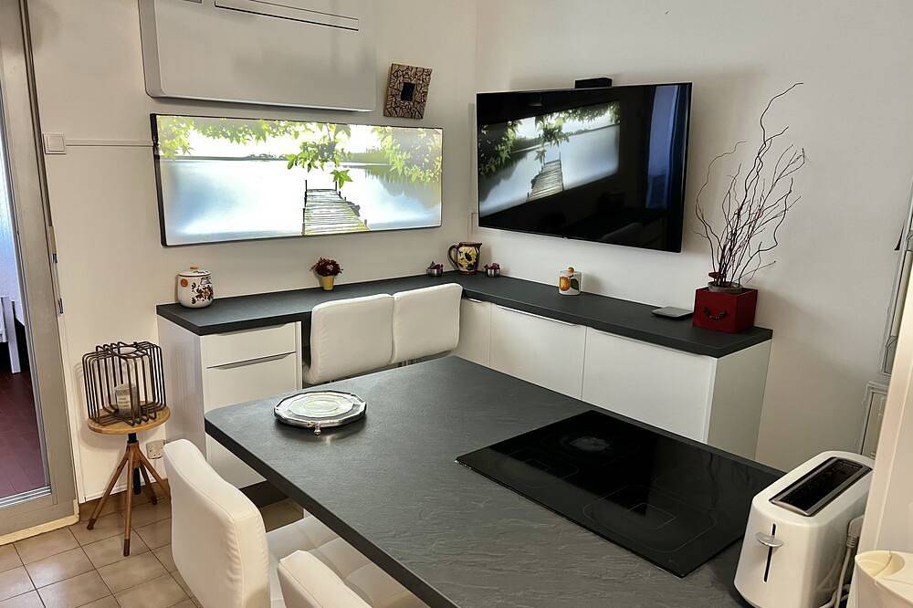 Appartement entier, Studio Climatisé Proches Plages des Bonnettes & Monaco in Le Pradet, Côte méditerranéenne (France)