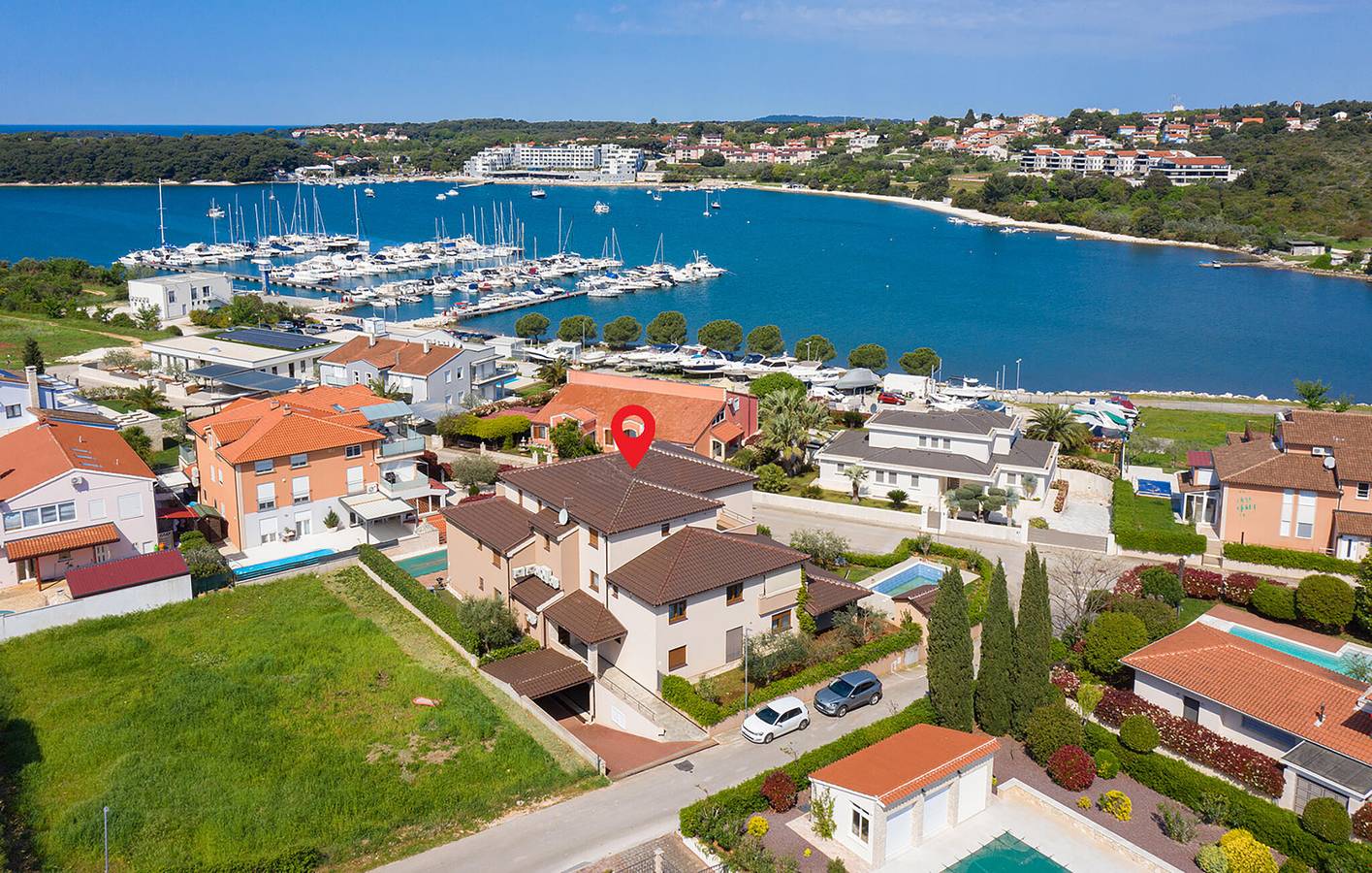 Appartement élégant de 2 chambres avec piscine, parking et situé à 2,5 km de la plage in Banjole, Côte Sud d'Istrie