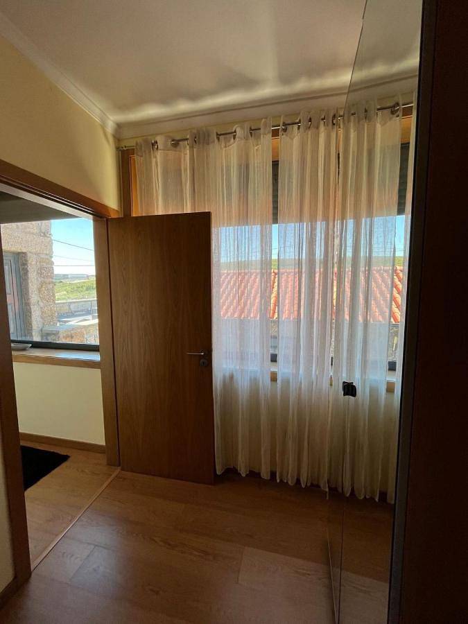Location de vacances pour 6 personnes, avec jardin ainsi que piscine et vue à Lousada - 3