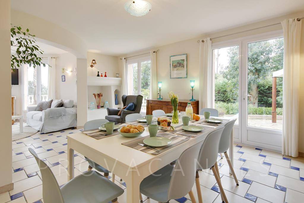 Lovely holiday house with pool and sea views in St-Aygulf in Saint-Aygulf, Frejus