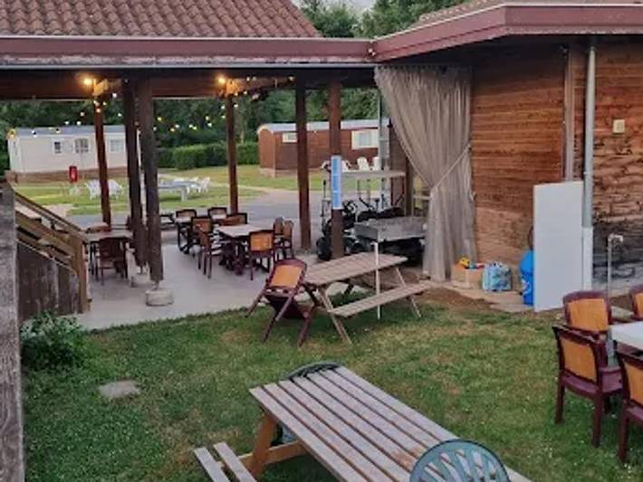 Tente pour 2 personnes dans l' Ain - 4