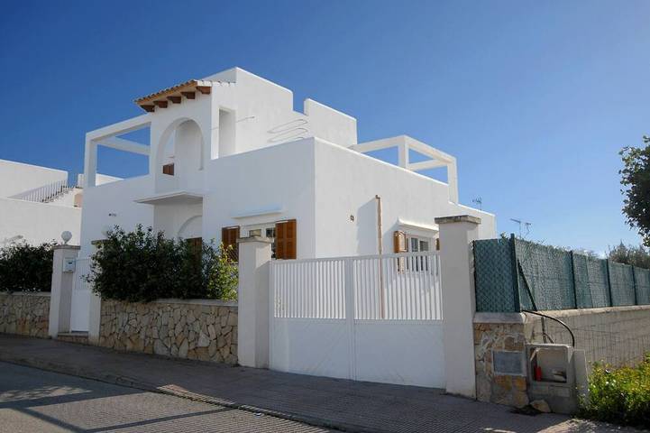 Ferienhaus für 8 Personen, mit Balkon und Whirlpool sowie Garten in Cala d'Or