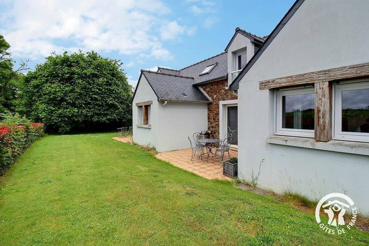 Gîte pour 2 personnes, avec Terrasse et Jardin ainsi que Piscine et Vue à Pordic - 4