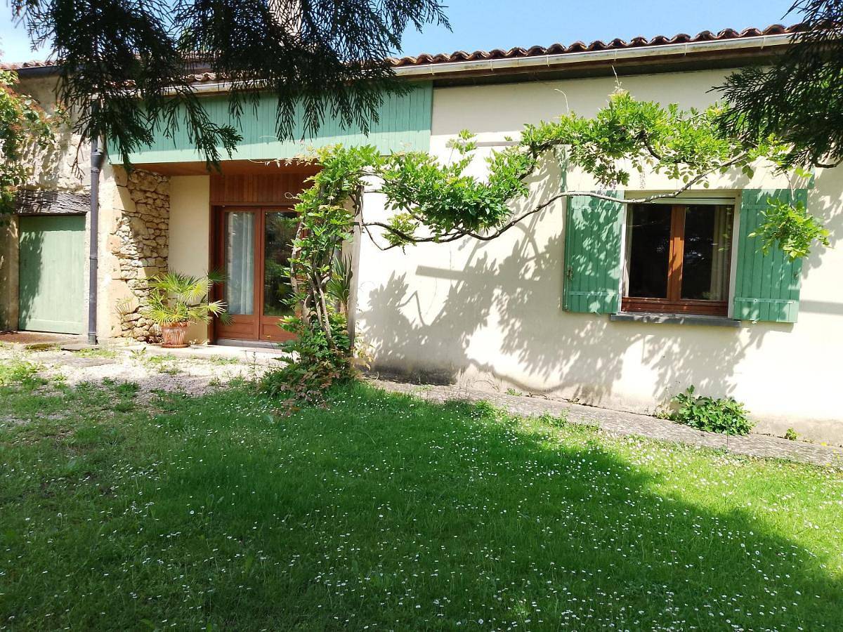 Three-Bedroom House in Montcaret, Périgord Pourpre