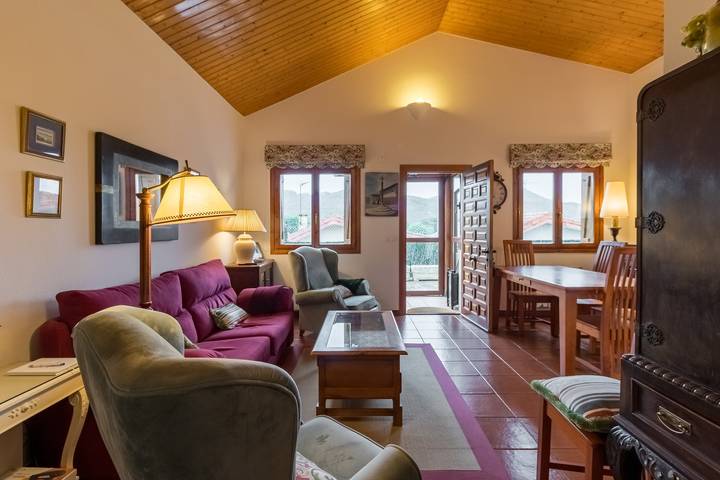 Las Camelias in Argoños – Cozy One-Story House Near Beaches and Town Center in Argoños, Cantabrian Coast
