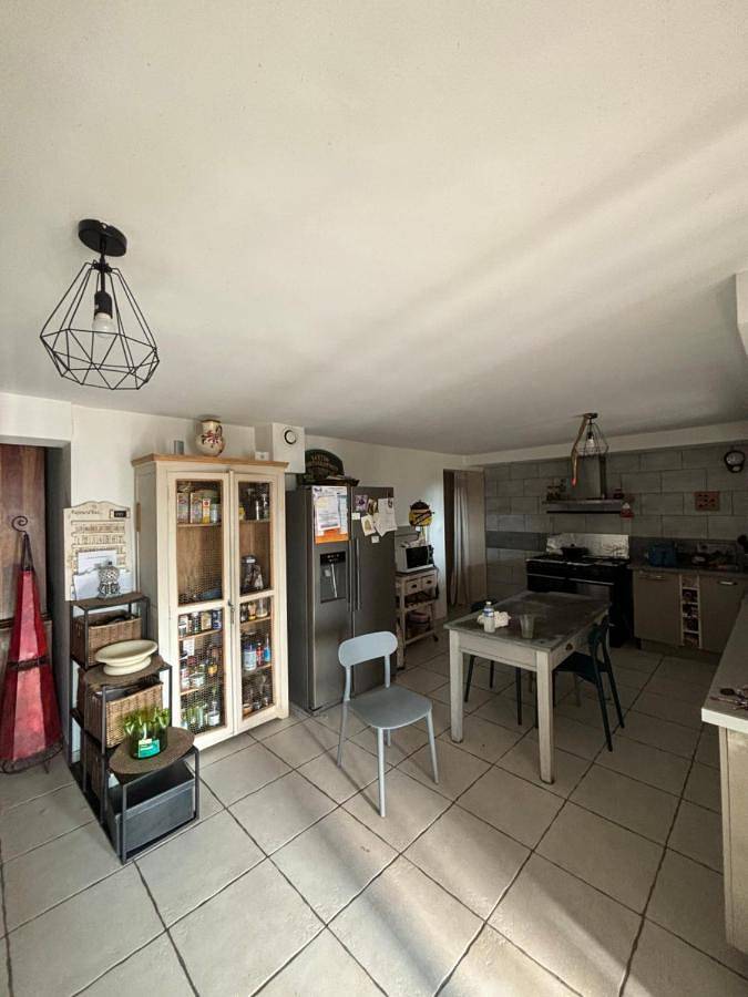 Location de vacances pour 6 personnes, avec balcon et jacuzzi à Aramon - 4