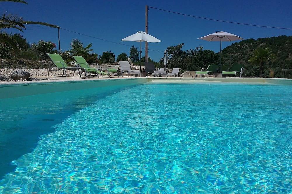 Les Givans, 60m² Ferienhäuser, beheiztes Schwimmbad, Panoramablick in Les Vans, Cevennen