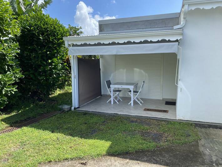 Location de vacances pour 2 personnes, avec terrasse et piscine dans Basse-Terre (homonymie) - 2