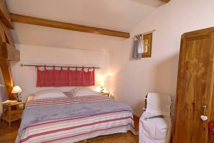 Gîte pour 10 personnes, avec jardin à Les Salles - 2