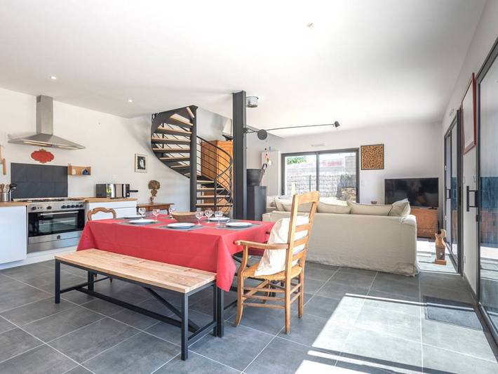 Location de vacances pour 9 personnes, avec jardin et terrasse, animaux acceptés dans Plage du Men Du - 3