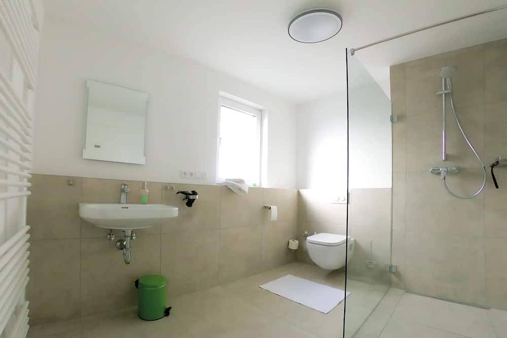 Ganze Wohnung, Studio Apartment Nr. 9 im 2. Stock rechts (Straßenseite, Dachterrasse) in Dormagen, Düsseldorf und Umgebung