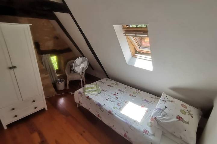 Gîte pour 4 personnes, avec terrasse ainsi que jardin et piscine à Marminiac - 3