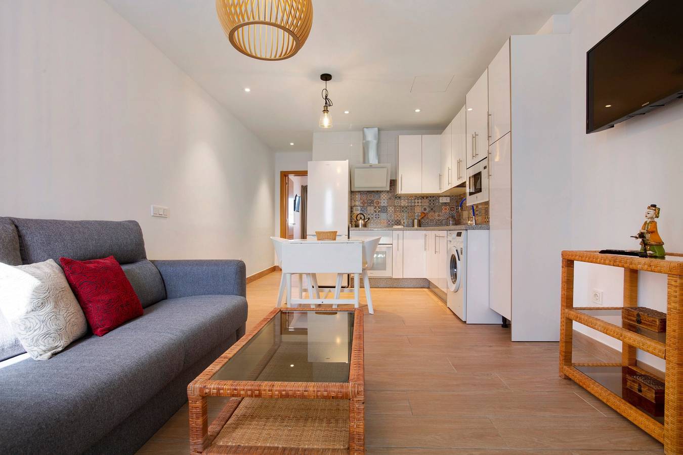 Apartamento entero, Casa de vacaciones Falco 3 con vistas al mar, terraza y Wi-Fi in Puerto de Corralejo, La Oliva