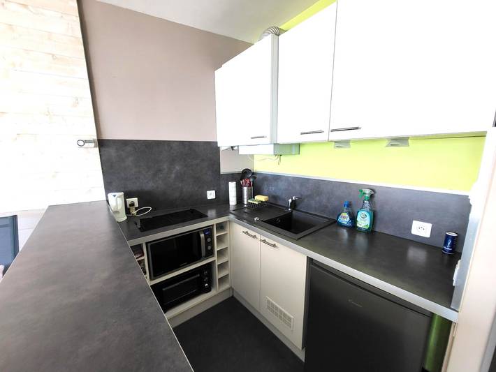 Appartement entier, Studio rénové face à la plage avec balcon et garage in Les Sables-d'Olonne, Vendée