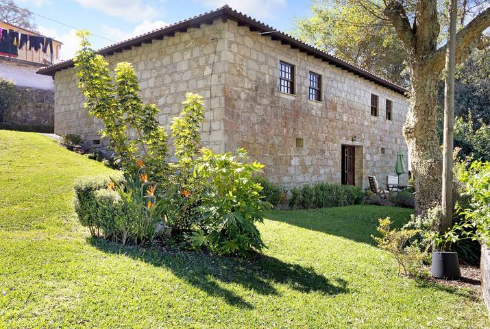 Casa de vacaciones 'Do Sobreiro' con vistas a la montaña, piscina privada y Wi-Fi in Freixieiro de Soutelo, Distrito de Viana do Castelo