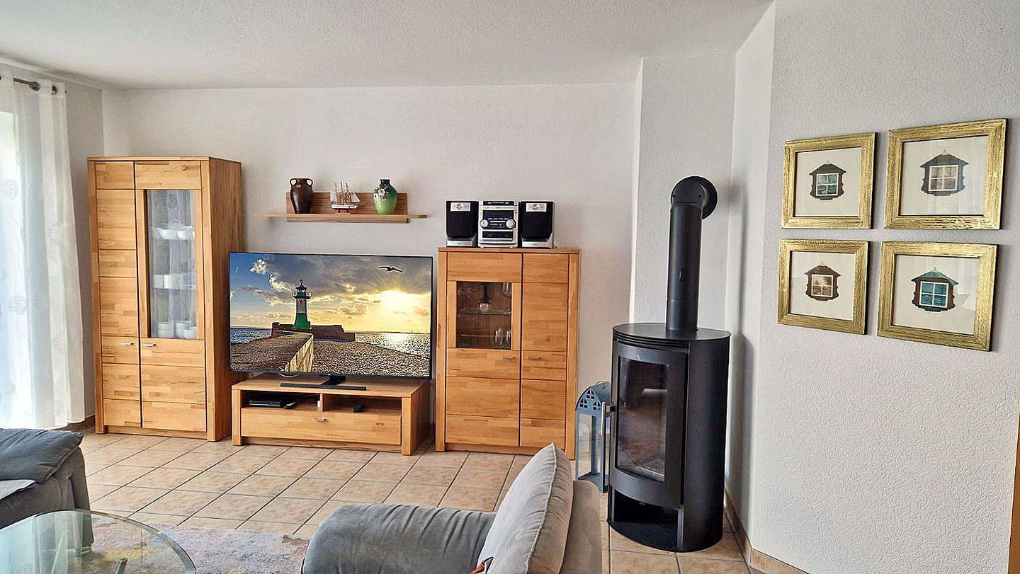 Ca. 400m zum Ostseestrand mit 3 Schlafzimmer, Waschmaschine, Sauna, Wlan in Breege, Rügen