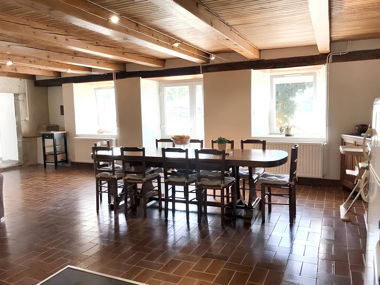 Casa acogedora en Bagnols con terraza y jardín in Bagnols, Parque Natural Regional Volcans d'Auvergne