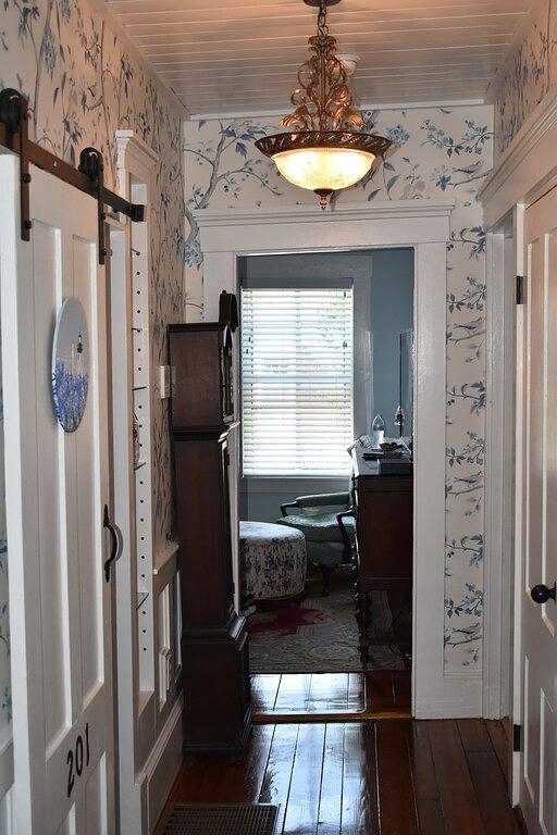 Ganze Wohnung, Cozy, historic home, 1 Br located 2 blocks from downtown Bristol Ri in Bristol (RI), Bristol County