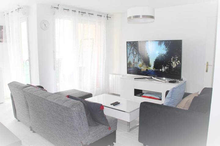 Gîte pour 5 personnes, avec balcon dans La Plaine Saint-Denis - 3