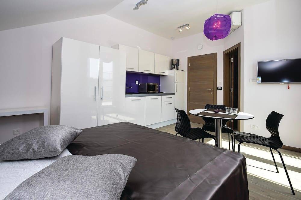Entire apartment, Cozy apartment in Rogoznica with sauna in Rogoznica, Šibenik-Knin