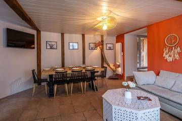 Gîte pour 8 personnes, avec balcon à Messeix