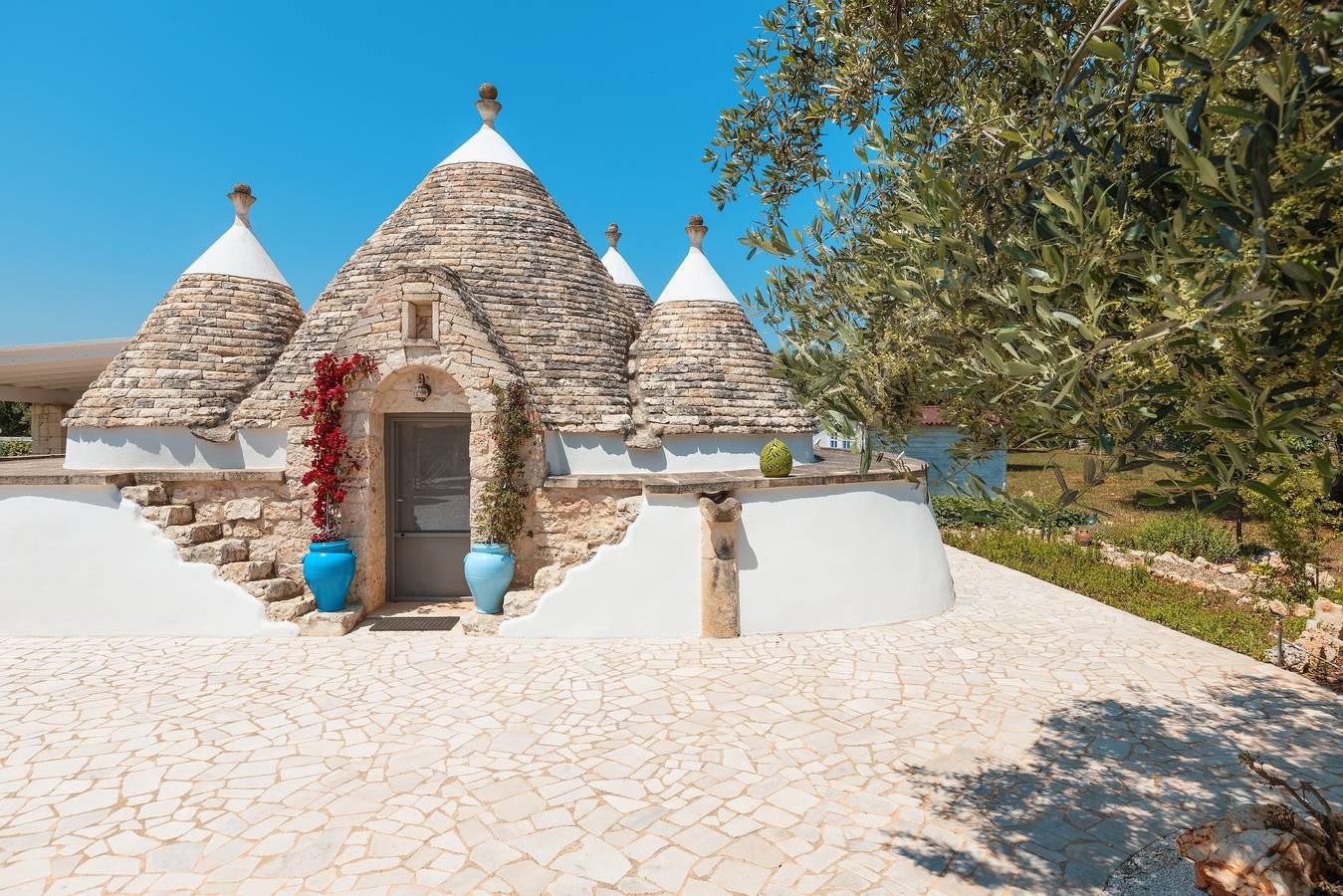 Casa rotonda tradizionale con Wi-Fi, aria condizionata, piscina e giardino in San Vito dei Normanni, Salento