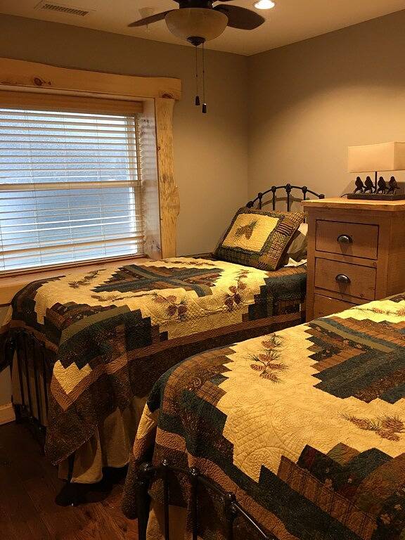 Downtown Main Street-2 Br \"Bull\" in Blue Ridge Parkway, Blowing Rock