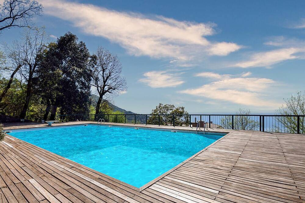 Entire apartment, Gorgeous apartment in Camogli with swimming pool in Camogli, Riviera di Levante
