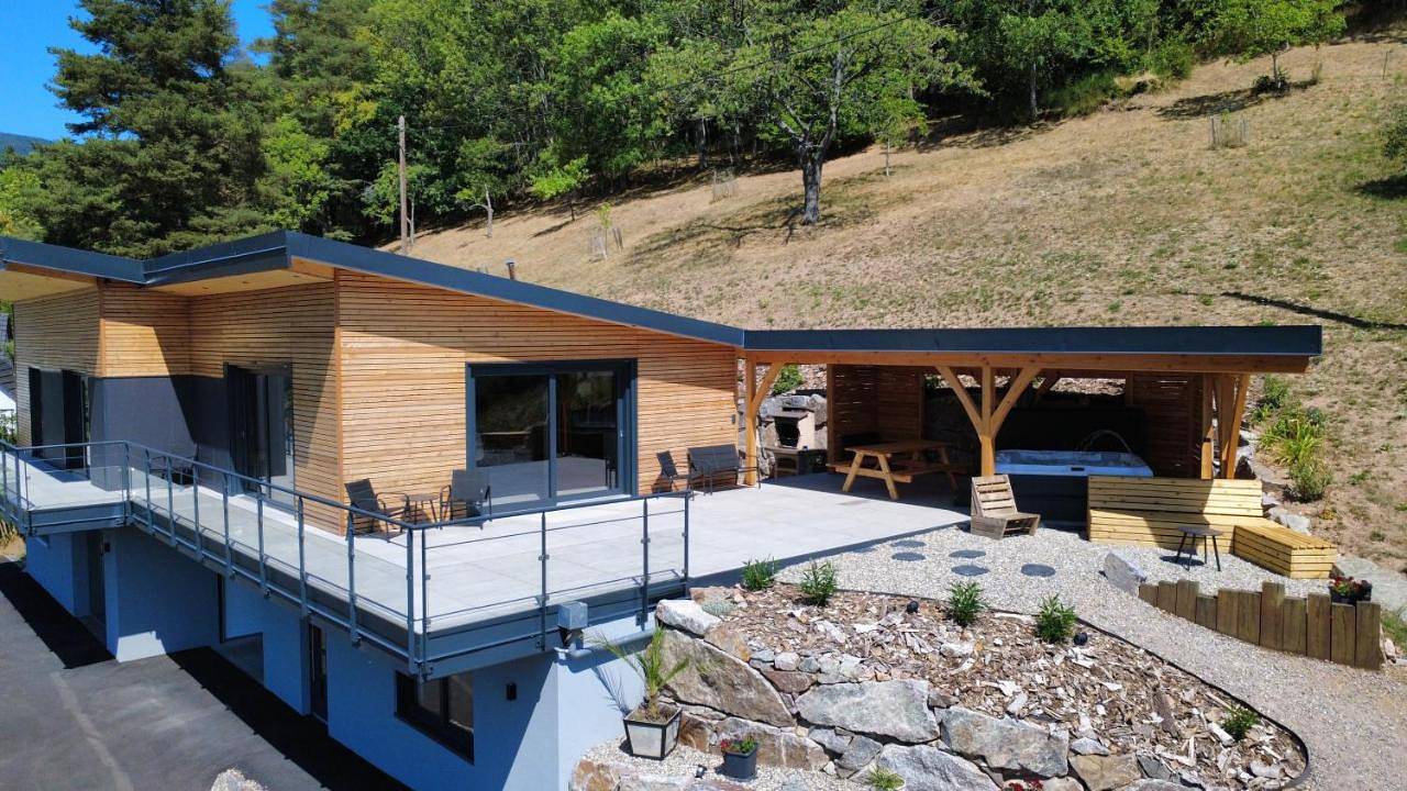 Chalet prestige climatisé avec sauna et Jacuzzi in Fréland, Parc naturel régional des Ballons des Vosges