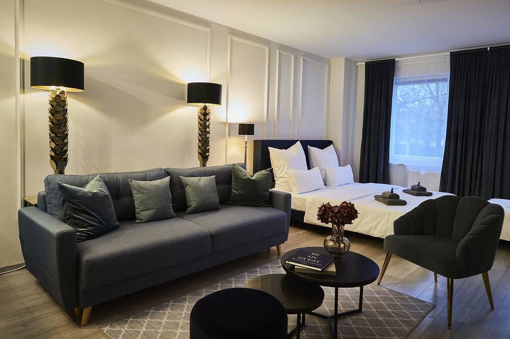 Ganze Wohnung, R B Apartment Hamburg Business | 1-5 Personen | Waschtrockner | Parkplatz frei in Hamburg-Nord, Hamburg