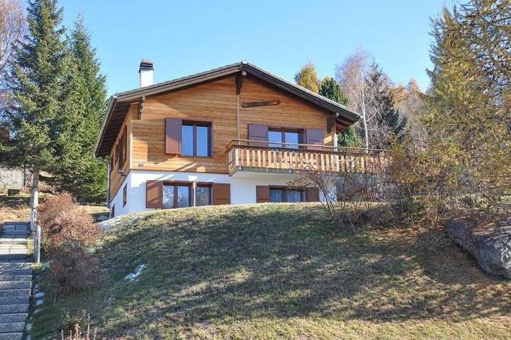 Ferienhaus für 8 Personen, mit Terrasse und Garten in Bürchen
