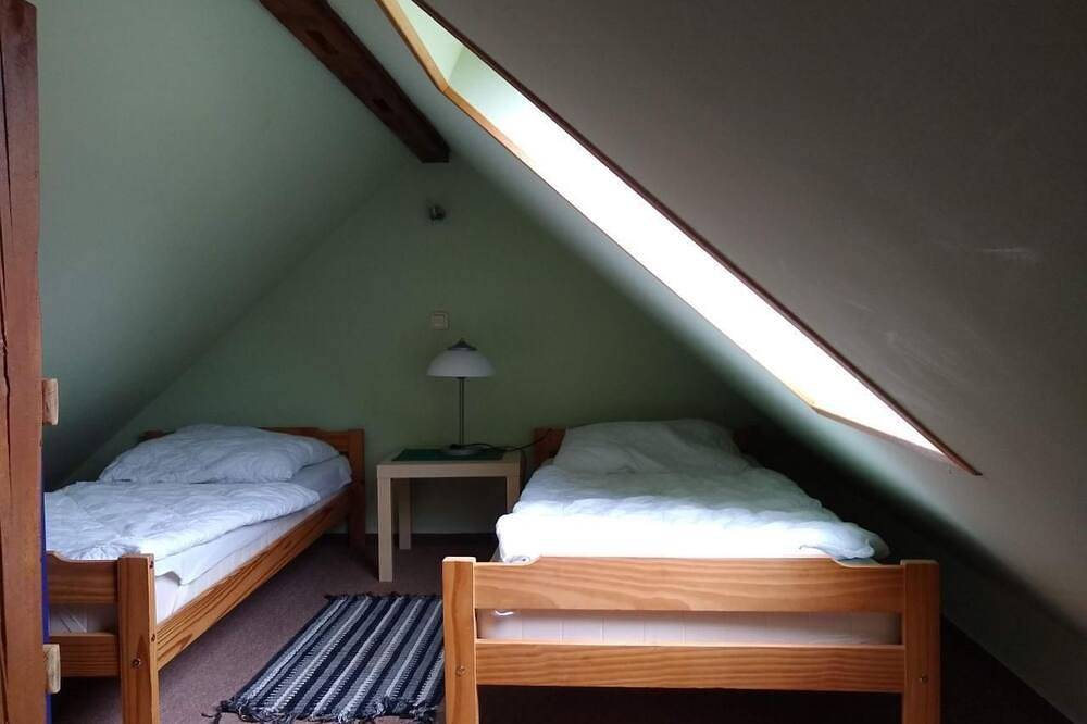 Ganze Wohnung, Kleine Ferienwohnung in Groß Mohrdorf mit Terras in Bisdorf (Groß Mohrdorf), Groß Mohrdorf