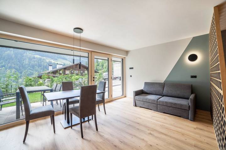 Ganzes Studio, Einzimmerapartment 'Garden Lodge Exclusive One' mit Bergblick, privater Terrasse und Wlan in Saltaus, St. Martin in Passeier