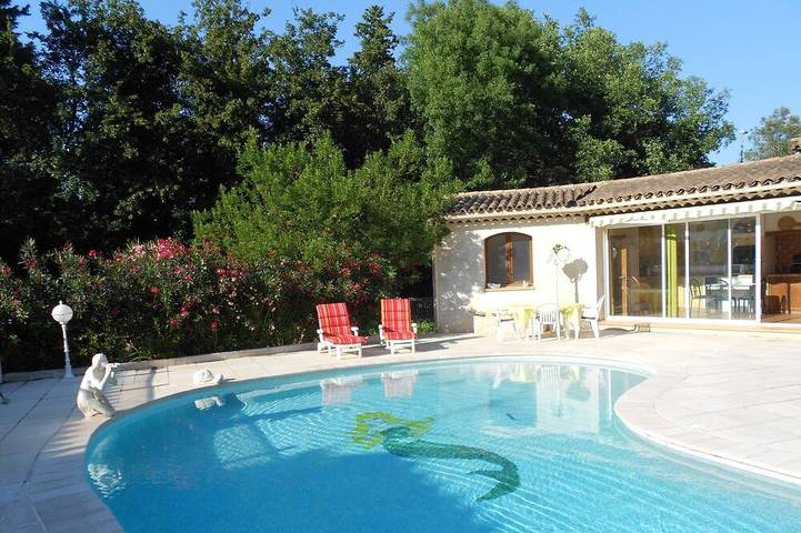 Villa pour 3 personnes, avec Terrasse et Jardin à Roquefort-les-Pins