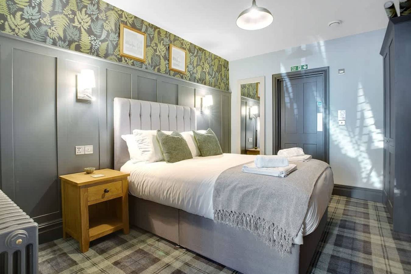 Entire apartment, Stylish 1Br Home   Near Station   by Stay With Us in Hartlepool