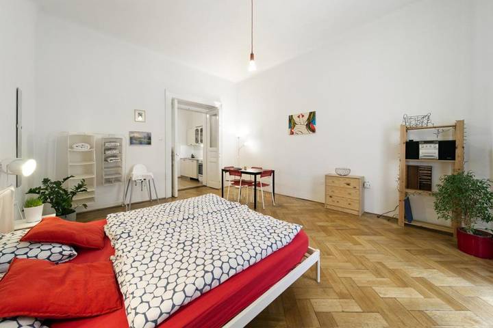 Ferienwohnung für 4 Personen, mit Garten in Vinohrady