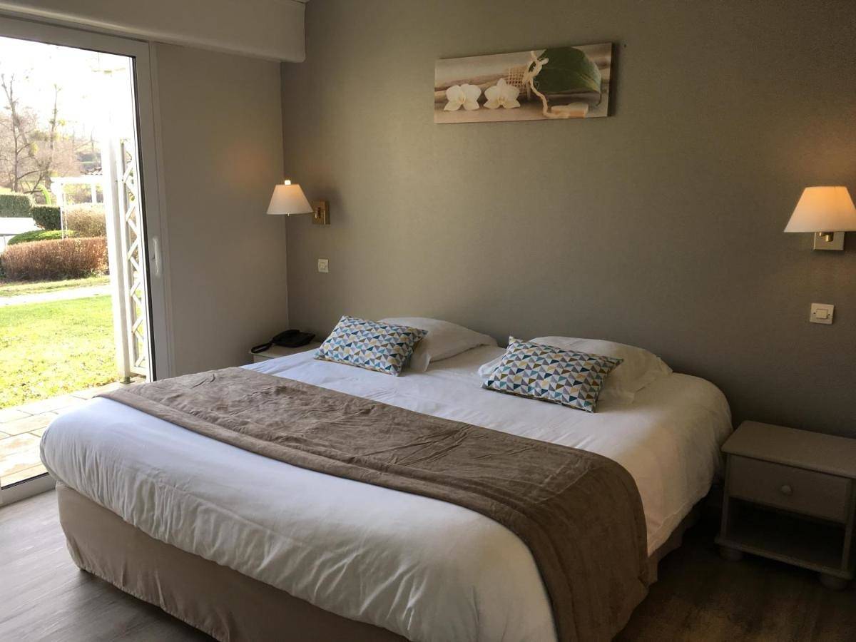 Logis Hôtel Val de Vienne in Le Vigeant, Vienne (France)