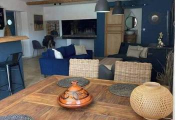 Gîte pour 2 personnes, avec jacuzzi ainsi que terrasse et jardin à Fourques