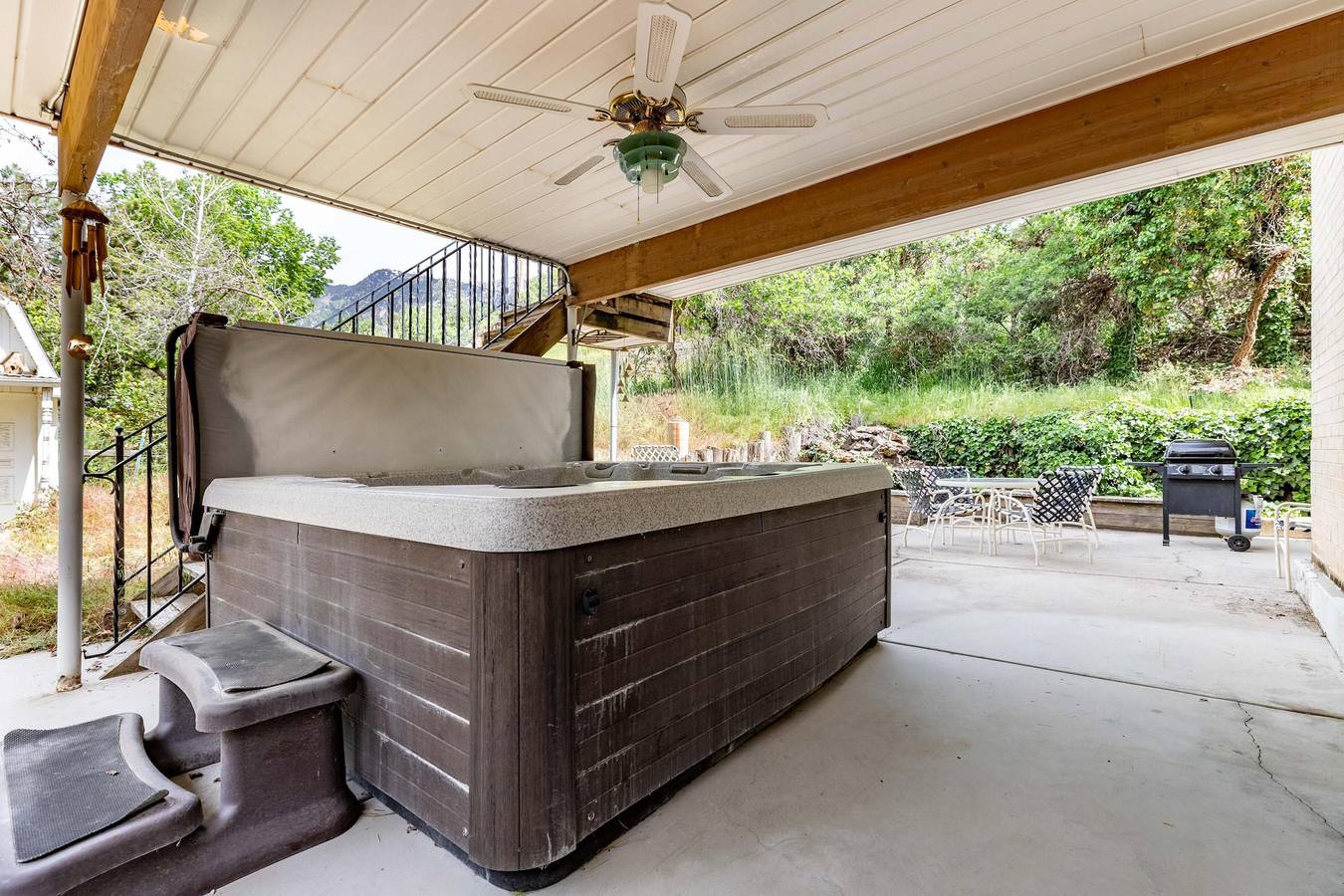Ganze Wohnung, Spacious-2Br-Mountain setting-Near trails-Hot tub in Sandy, Salt Lake County (UT)