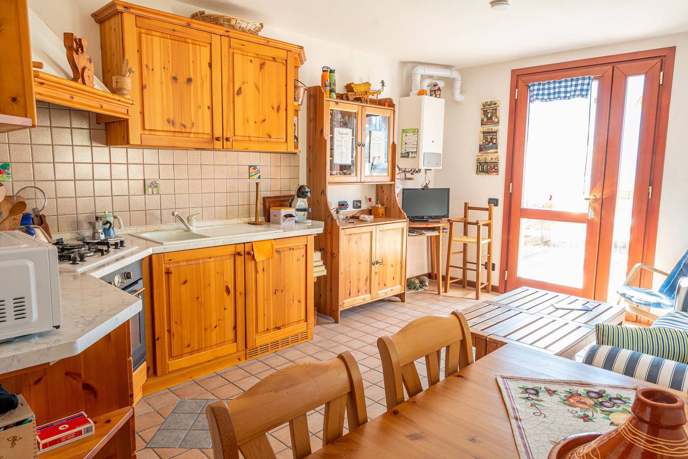 Appartamento intero, Appartamento la ruota - skibus e terrazza in Villa Dalegno, Temù