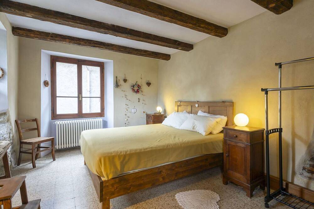 Schönes alleinstehendes Ferienhaus für 6 Leute mit  W-Lan, Tv und Balkon in Mergozzo, Comune di Mergozzo