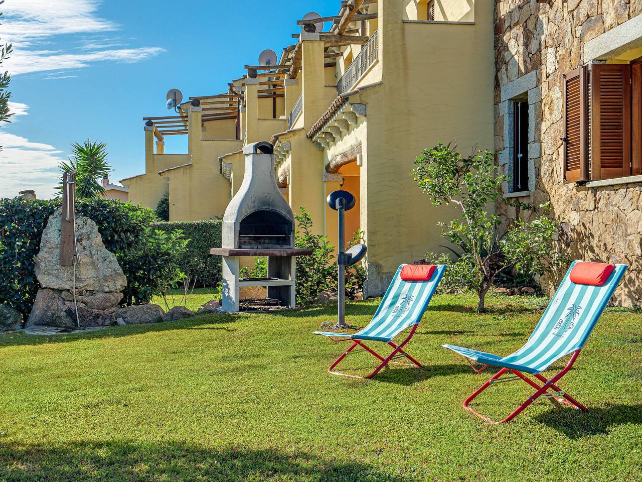 Ferienhaus 'Villa Eleonora-iun-p6104' mit Gemeinschaftspool, Terrasse & Klimaanlage in Case Peschiera-Lu Fraili, San Teodoro