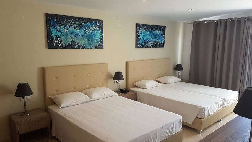 Hôtel pour 2 personnes, avec Balcon et Terrasse ainsi que Jardin et Piscine